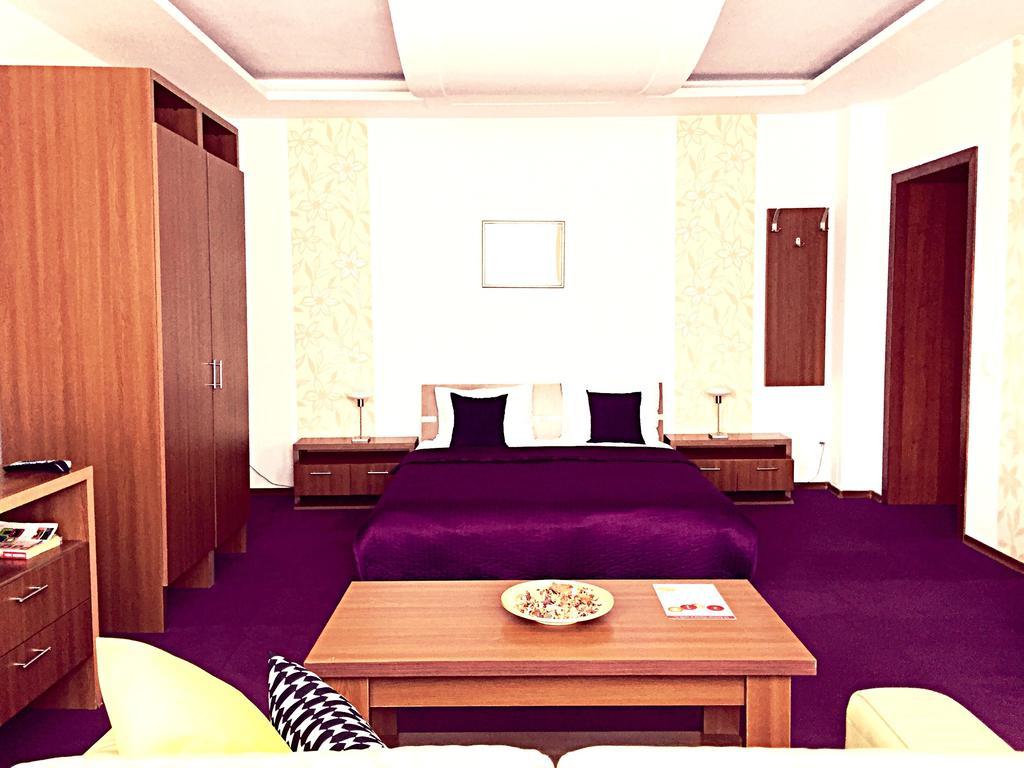 Roberto Hotel